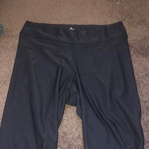 Black active leggings